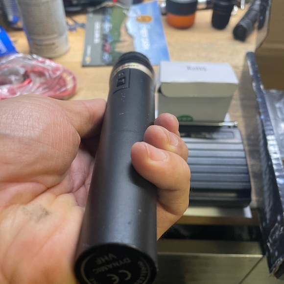 Wireless microphone set by Topp pro gear .
Vocal microphone - Picture 2 of 8